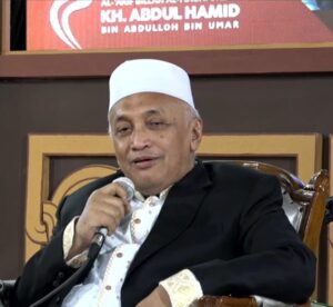 Kiai Idris : Haul Mbah Hamid Pasuruan Tanpa Modal Dan Tidak Pernah Libur